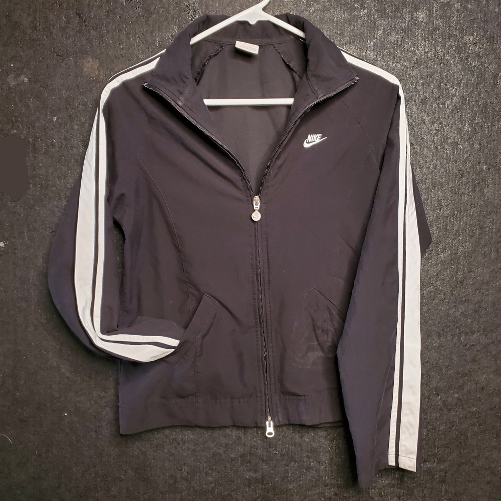 35) NIKE Blazer Zip-up Sz. Small